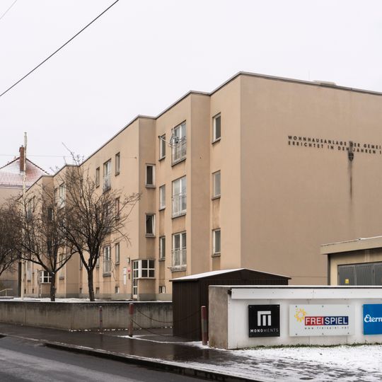 Wohnhausanlage Erlaaer Straße 11-15