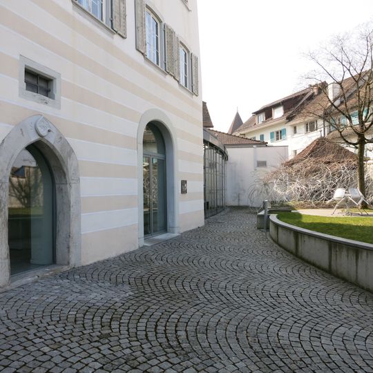 Hof im Dorf mit Kunstsammlung