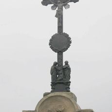 Kříž u rozcestí silnic severně od Úštěku