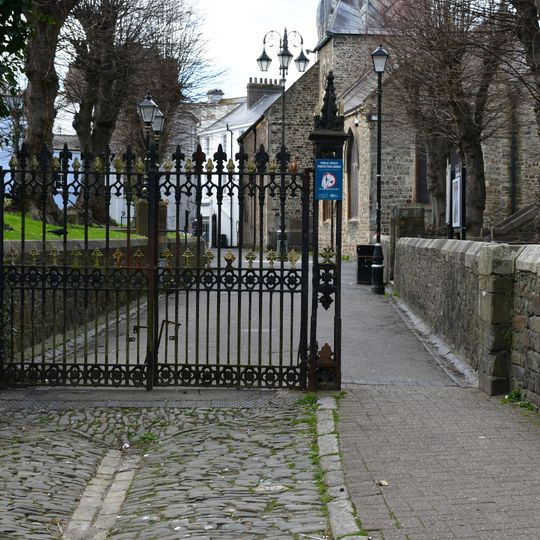 Iron Gates And Piers Between St Anne's Chapel And Parish Hall