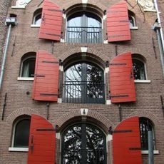 Pakhuis met puntgevel