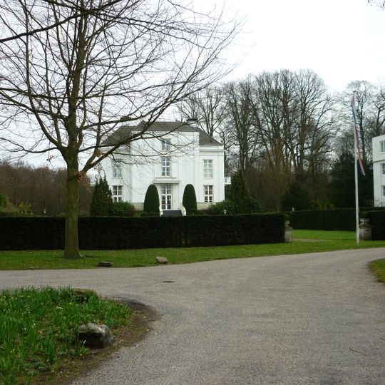 Backershagen: dubbele dienstwoning 'De Hartenkamp'