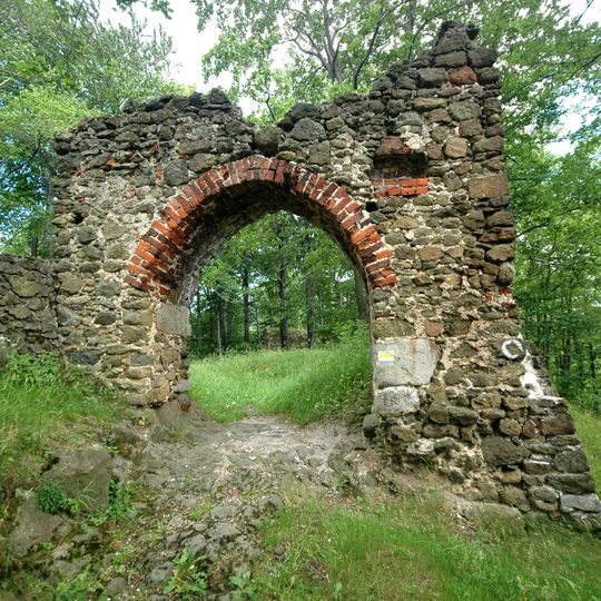 Nowy Dwór Castle in Wałbrzych