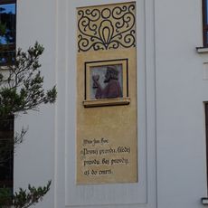 Reliéf Jana Husa na ZŠ T. G. Masaryka