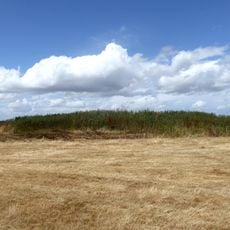 Long barrow 335m north west of Starveall Farm