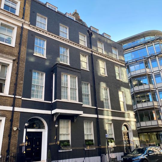 18E, Curzon Street W1