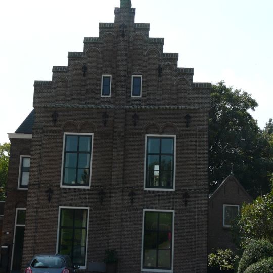 Pastorie in de stijl van de neogotiek
