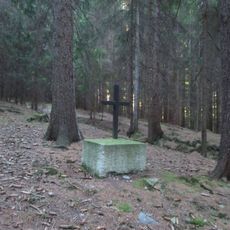 Kříž na křížové cestě u Načeradce III