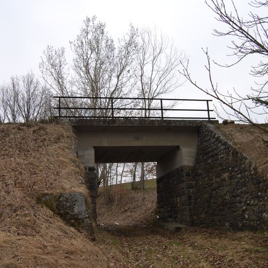 Železniční most na západním okraji Líšnice