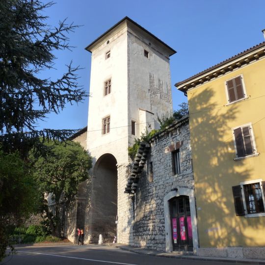 Torre Aquila