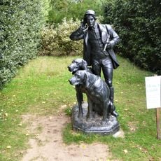 Figure Of Huntsman And Two Hounds, At Jubilee Walk, At Anglesey Abbey