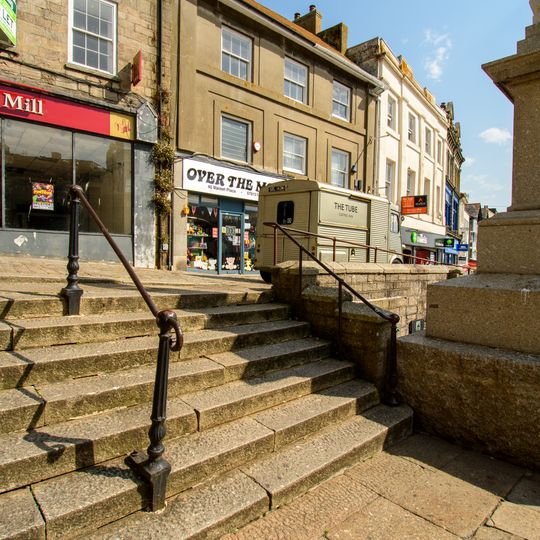 40 And 41, Market Place