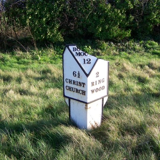 Milepost, Moorhouse Farm; 10m N of the drive to Brixey's Farm