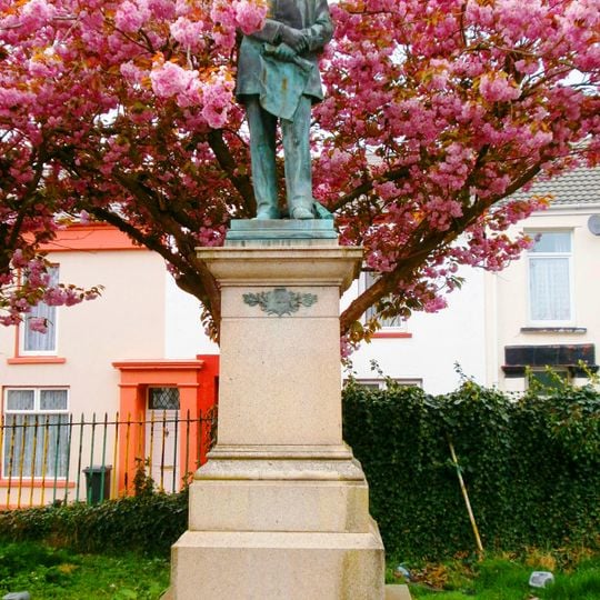 Statue & Plinth to Sir W.T.Lewis, Upper Thomas Street