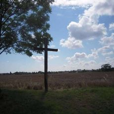 Boží muka západně od Brandýsa nad Labem u polní cesty do Popovic