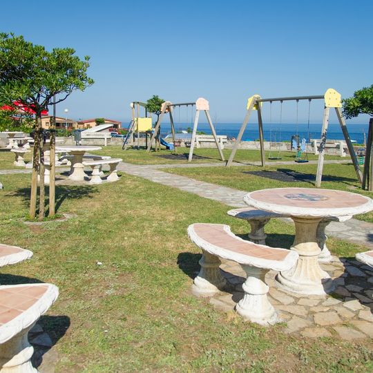 Camping Faro de Higuer