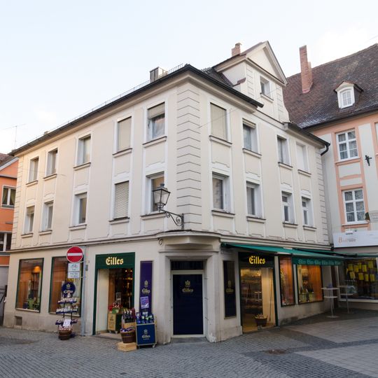 Wohn- und Geschäftshaus