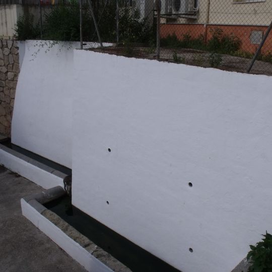 Fountain and Watering Trough de Baix