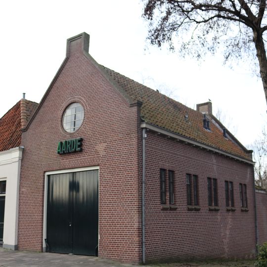 Koetshuis bij Begraafplaats Emaus