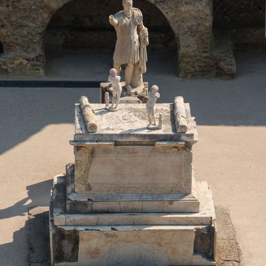 Ara di Marco Nonio Balbo