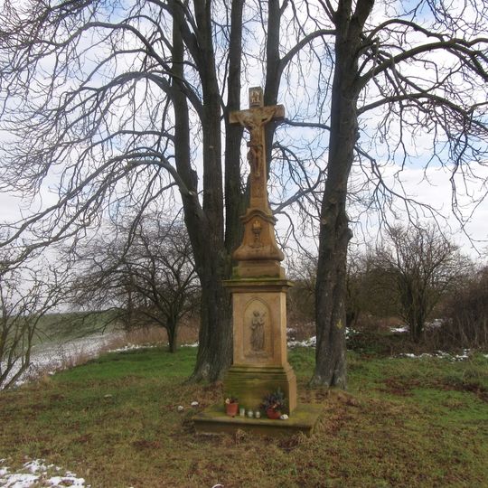 Kříž v Drahanovicích u polní cesty