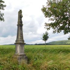 Kříž západně od Tatenic u silnice