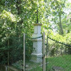 Kříž u kostela svaté Barbory v Chomutově