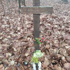 Cross to unknown Soldier in Bobrovníky