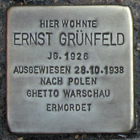 Stolperstein en memoria de Ernst Grünfeld