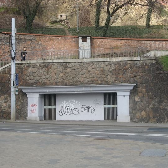 Protiletadlový kryt Denis