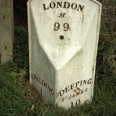 Milepost, London Road at TF24032128