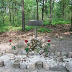‘T-for-Tommy’ monument