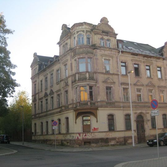 Mietshaus in geschlossener Bebauung in Ecklage Bernhardstraße 54