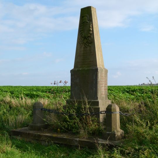 Pomník padlým z rakouského 61.pěšího pluku v bitvě 1866 u silnice z Čistěvsi do Mlékojed