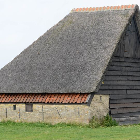 Goede boet, gelegen aan de overzijde van een boerderij