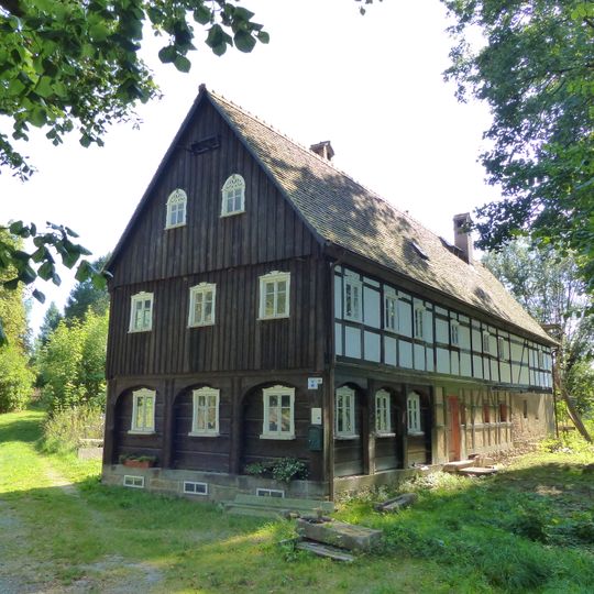 Halbendorfer Straße 16