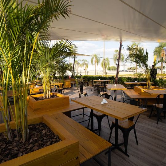 Living HNK : Bar, Restaurante, Heineken, Cerveja, Aeroporto, Pickup Brasília, DF