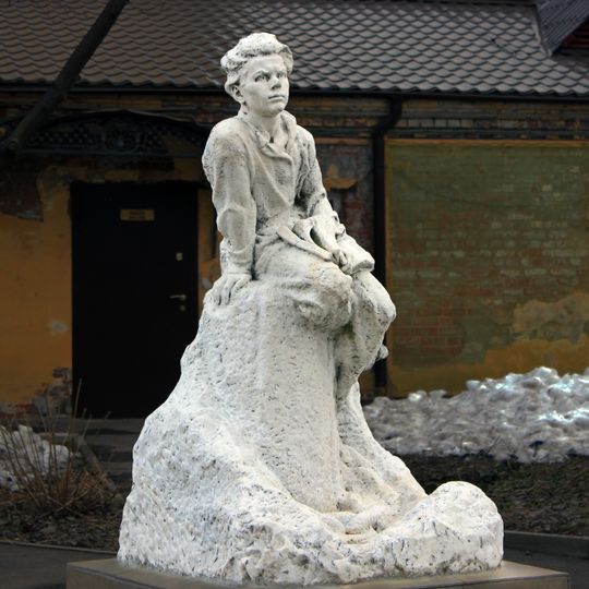 Памятник Алёше Пешкову