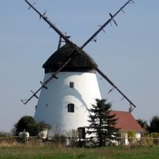 Dutch mill in Lędzin