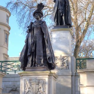 George VI and Queen Elizabeth Memorial