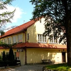 Budynek nr 7 (d. areszt, ob. hotel)