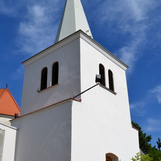 Fars. kostol sv. Michala Archan. , zvonica s kaplnkou