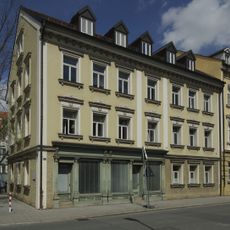 Wohn- und Geschäftshaus