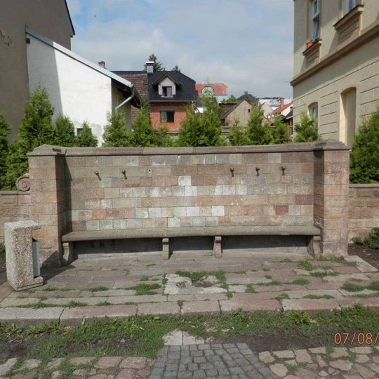 Pomník padlým v Prackovicích nad Labem