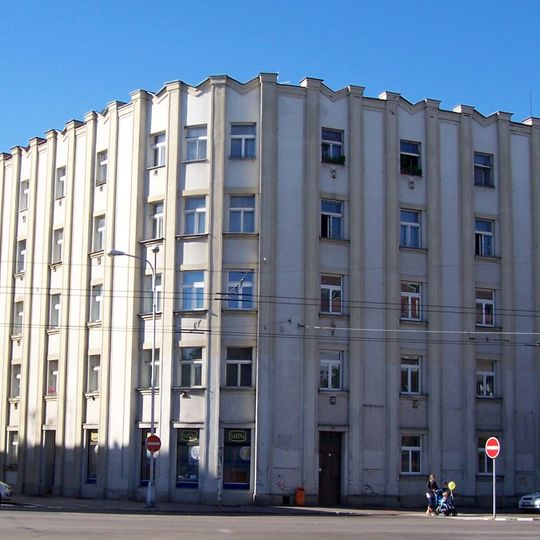 Třída Karla IV. 1 a 3, Masarykovo náměstí 7 a 8