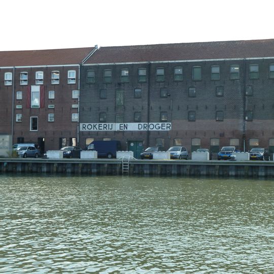 Pakhuis "A. Verboon" met kantoor, kuiperij, zoutkasten en bergzolder