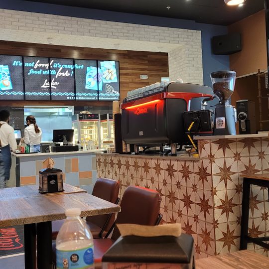 Luka Restaurant and Coffee