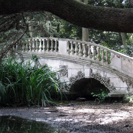 Grove House Dummy Bridge To The Lake