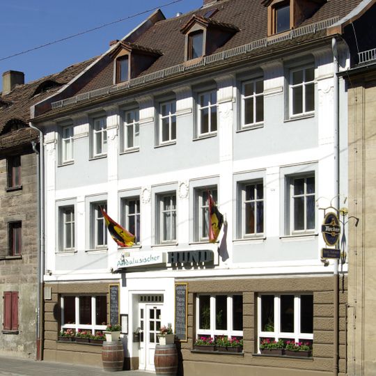 Wohnhaus, ehemals mit Theatergaststätten