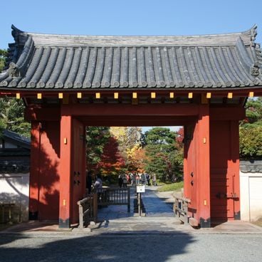 京都：仏教寺院、神社、御所、伝統庭園、歴史地区